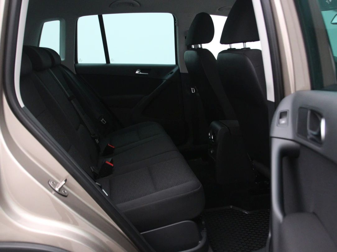 Volkswagen Tiguan | 14