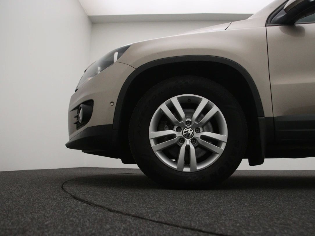 Volkswagen Tiguan | 25