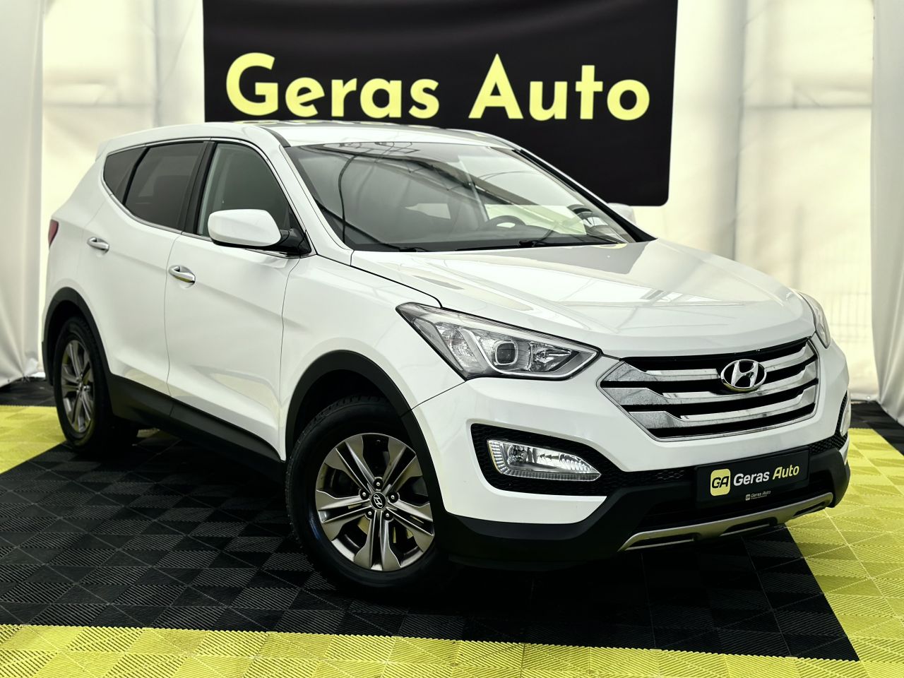 Hyundai Santa Fe | 3