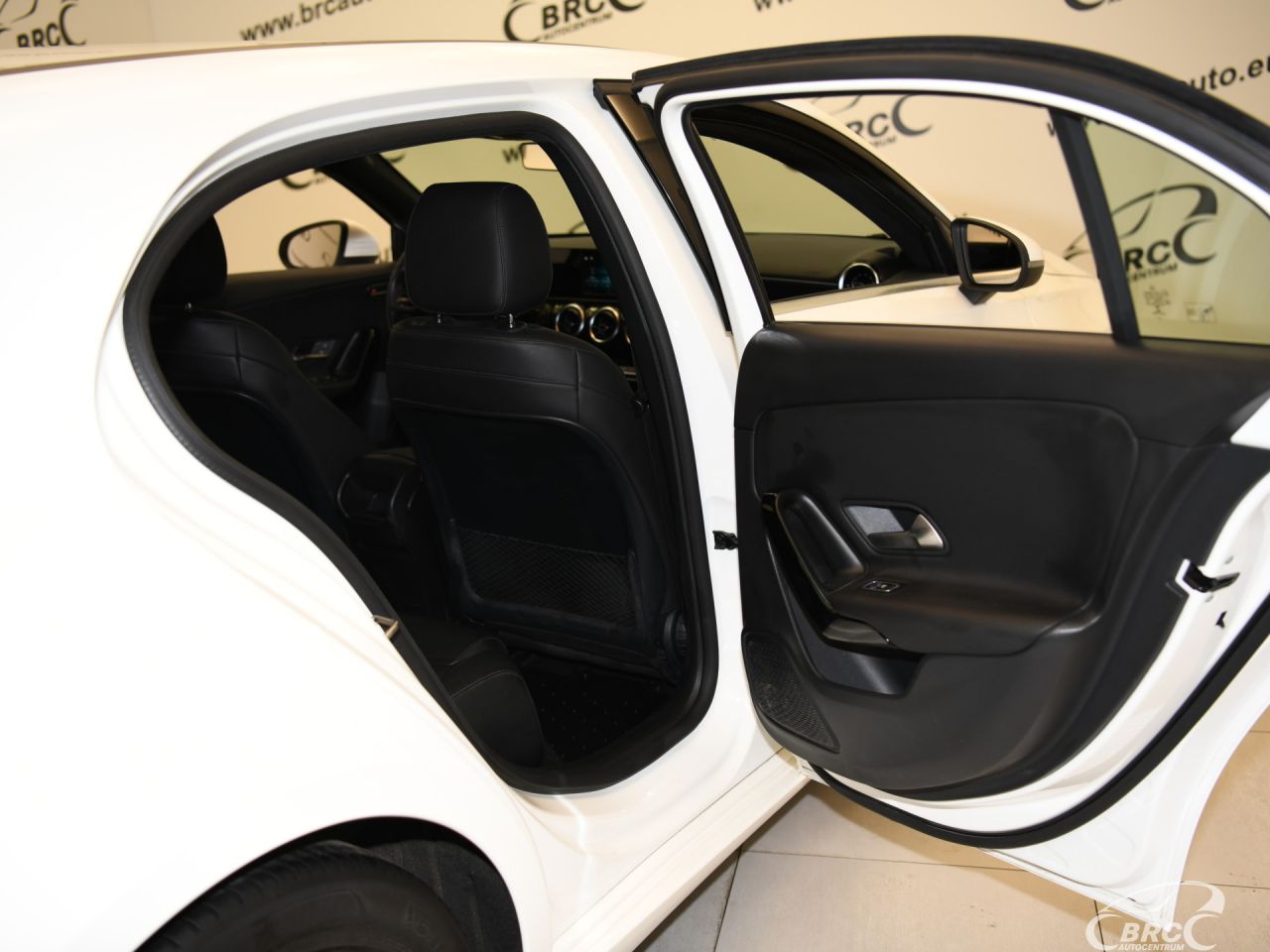 Mercedes-Benz A180 | 11