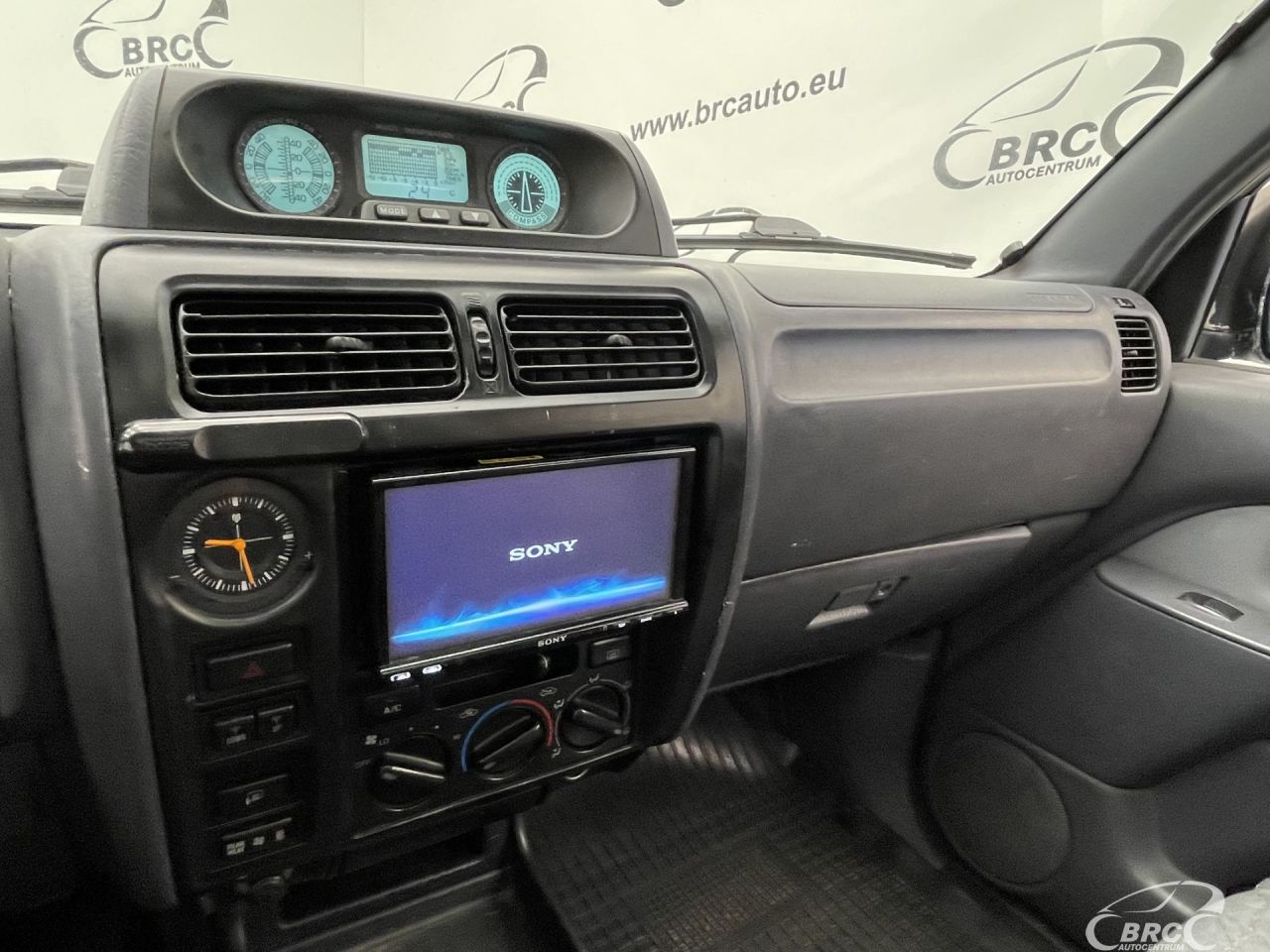 Toyota Land Cruiser | 27