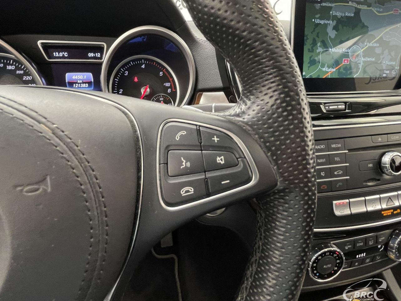 Mercedes-Benz GLS350 | 29