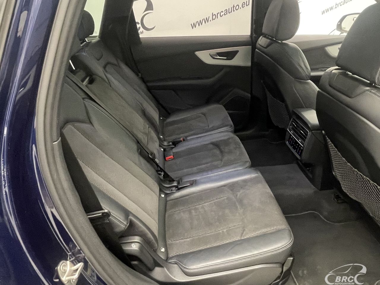Audi Q7 | 12