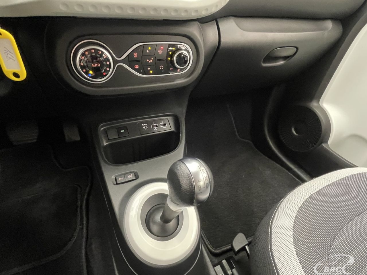 Renault Twingo | 23