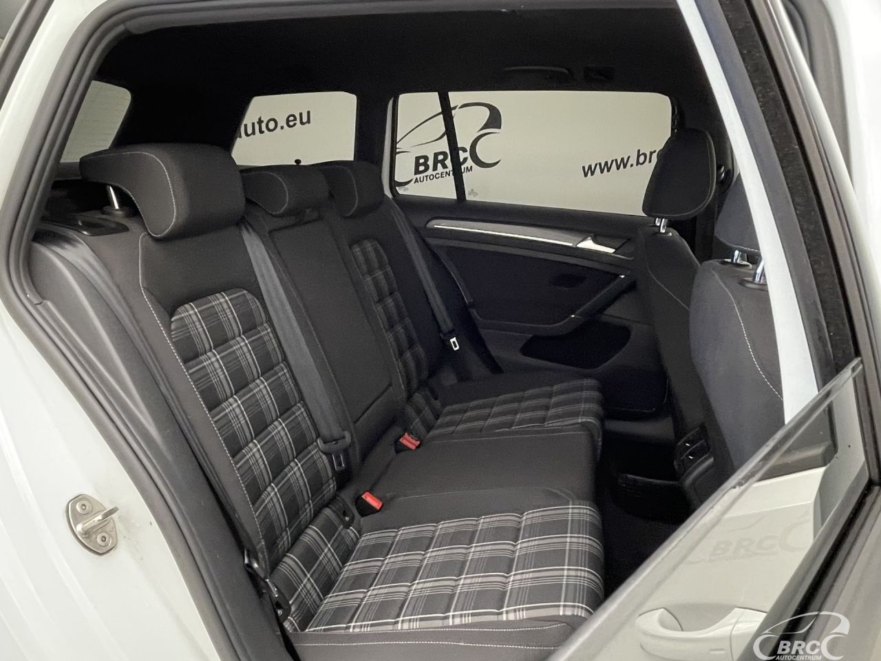 Volkswagen Golf | 12