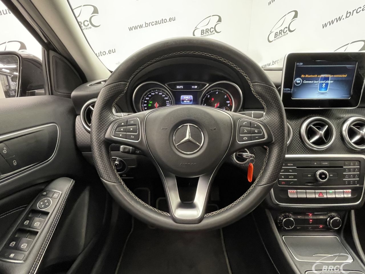 Mercedes-Benz A180 | 25