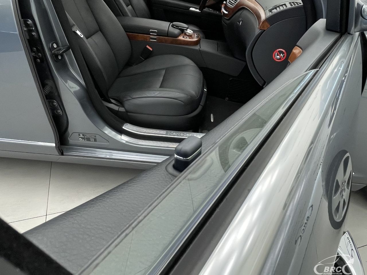 Mercedes-Benz S450 | 9