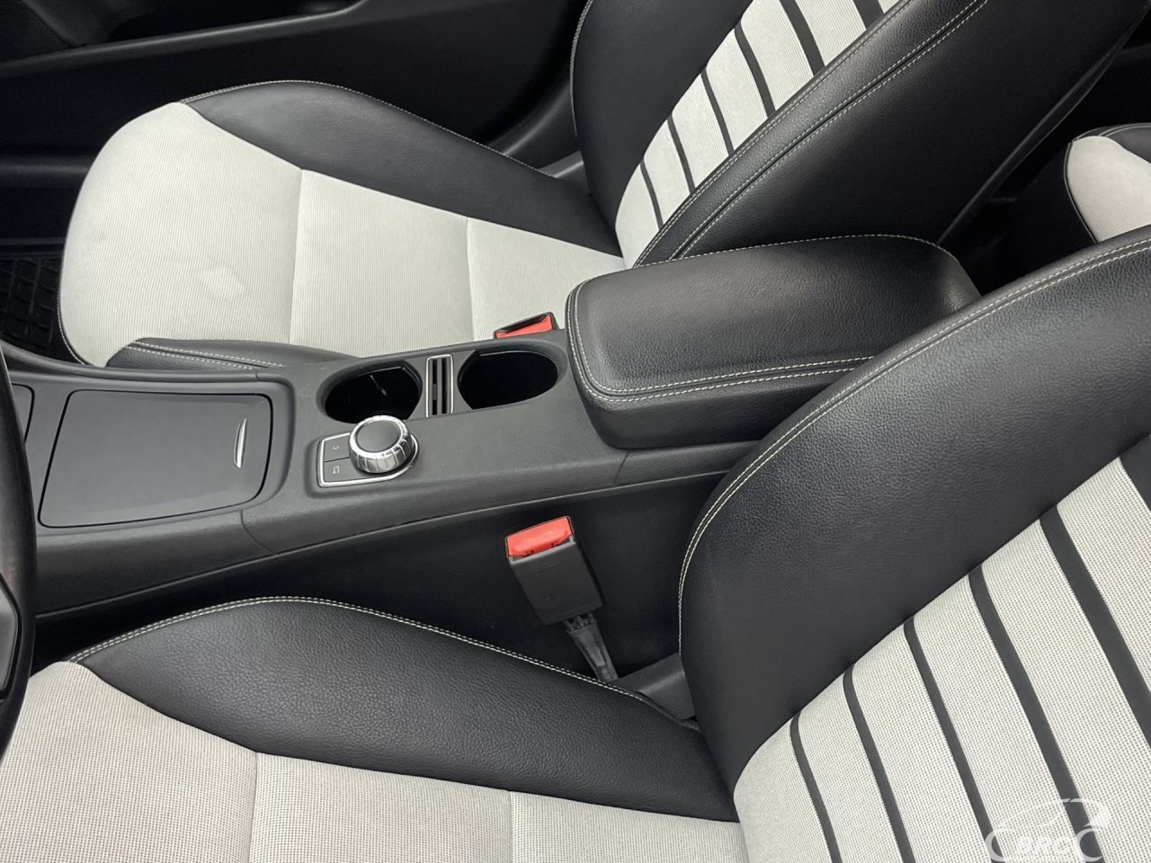 Mercedes-Benz A180 | 21