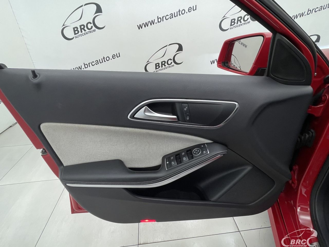 Mercedes-Benz A180 | 18