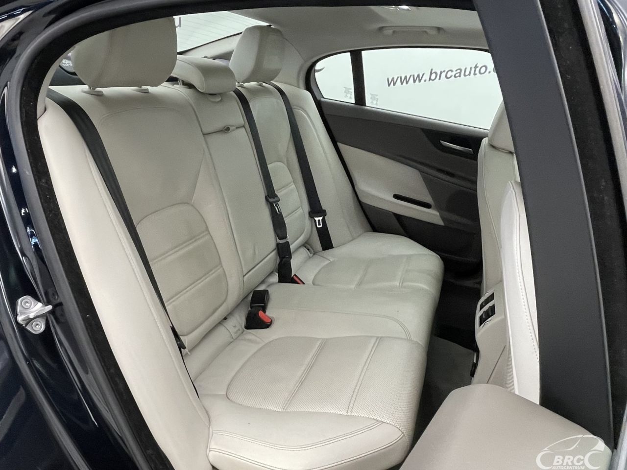 Jaguar XE | 12