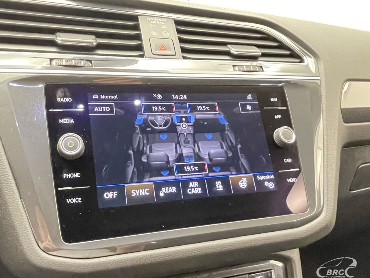 Volkswagen Tiguan | 42