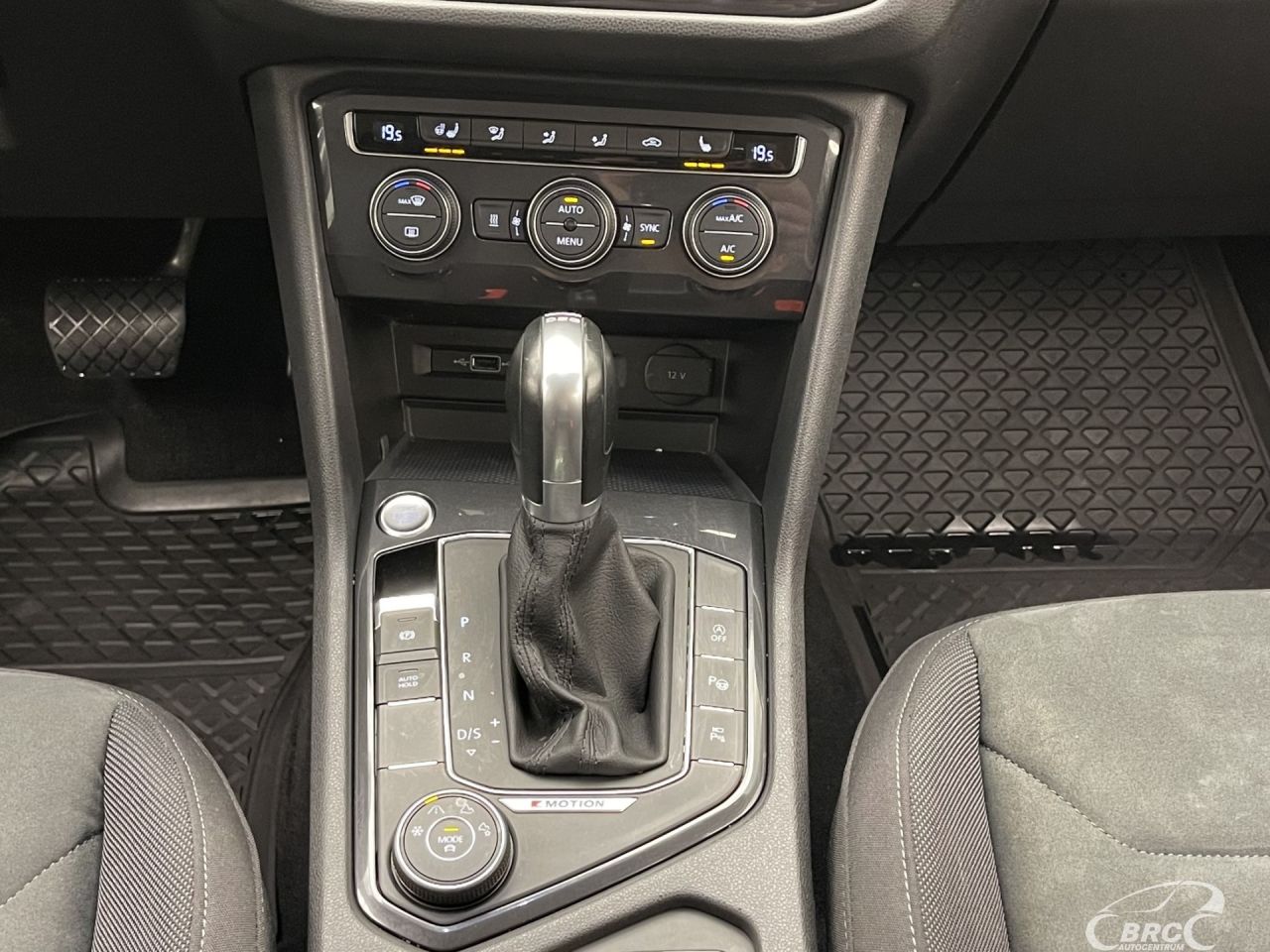 Volkswagen Tiguan | 18