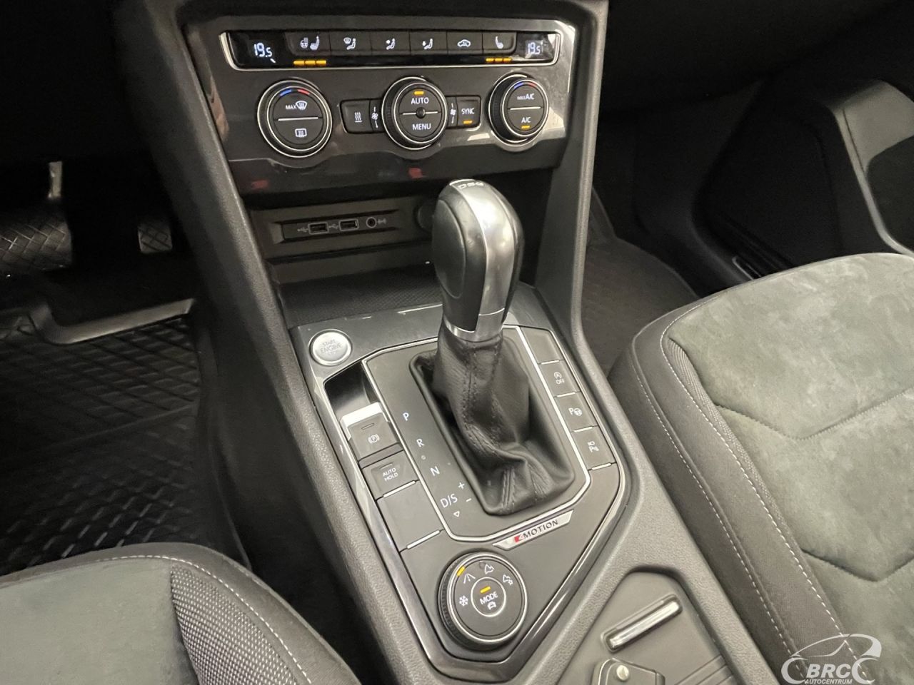 Volkswagen Tiguan | 25