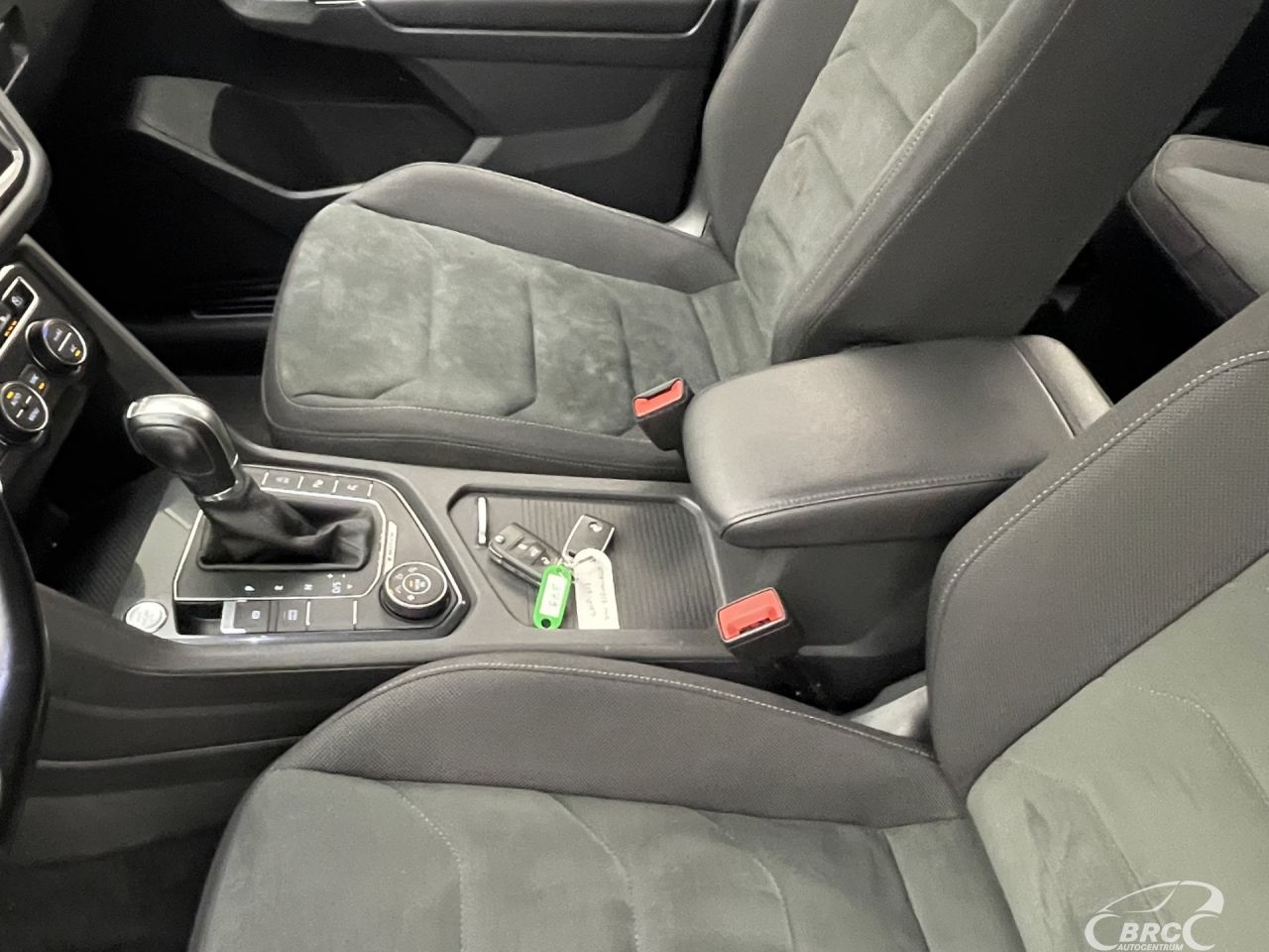 Volkswagen Tiguan | 24