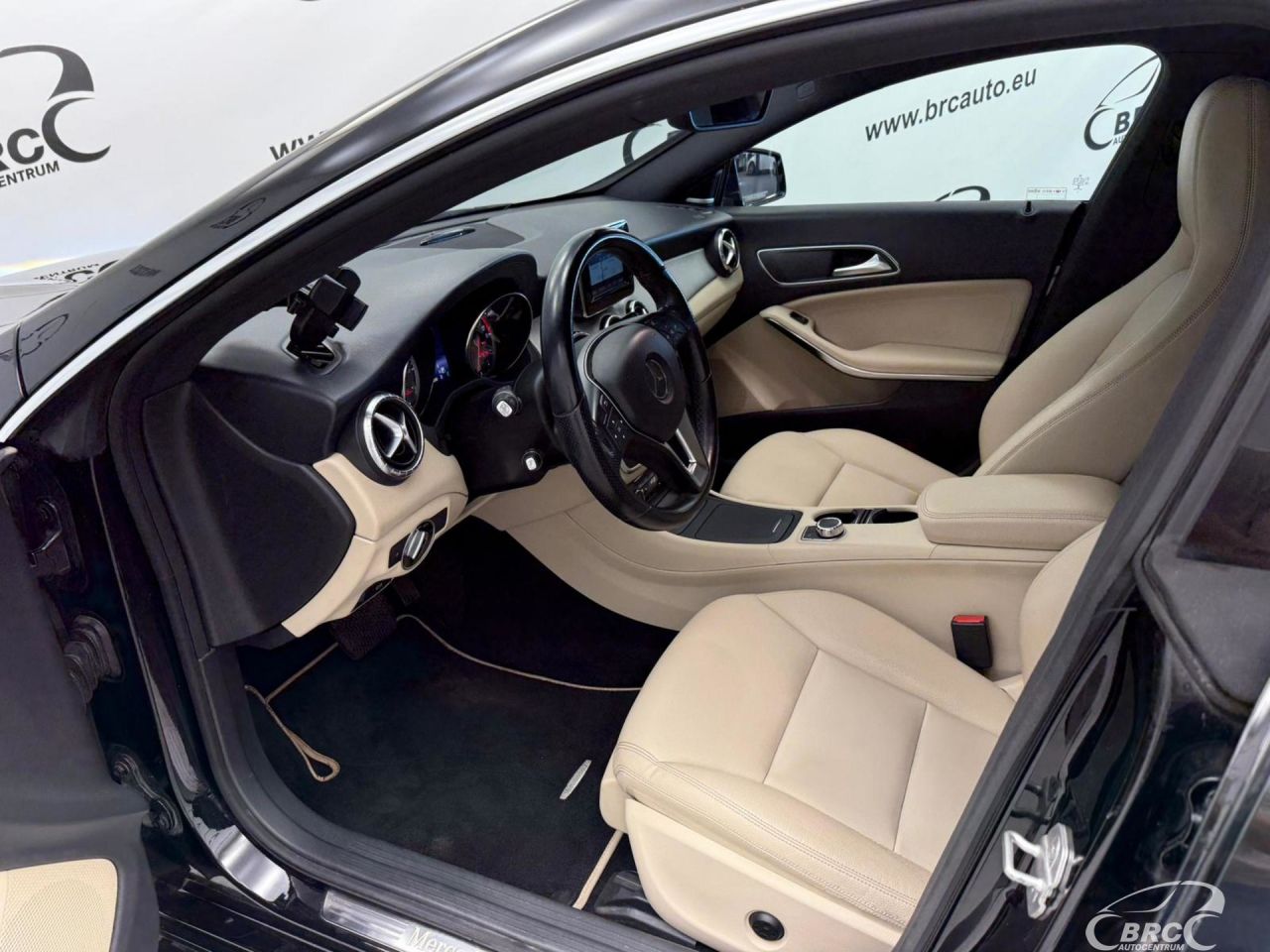 Mercedes-Benz CLA200 | 6