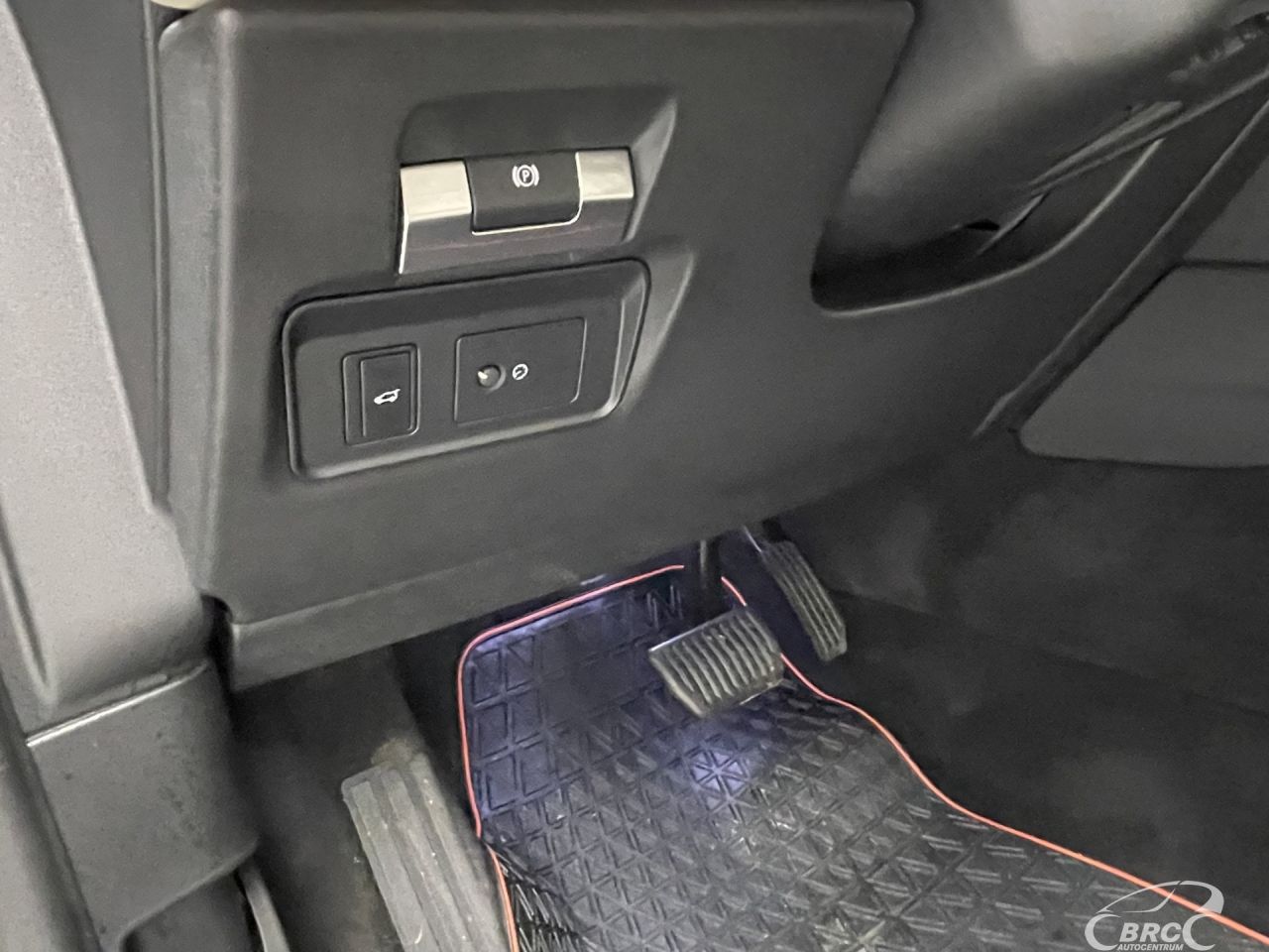 Land Rover Discovery | 26