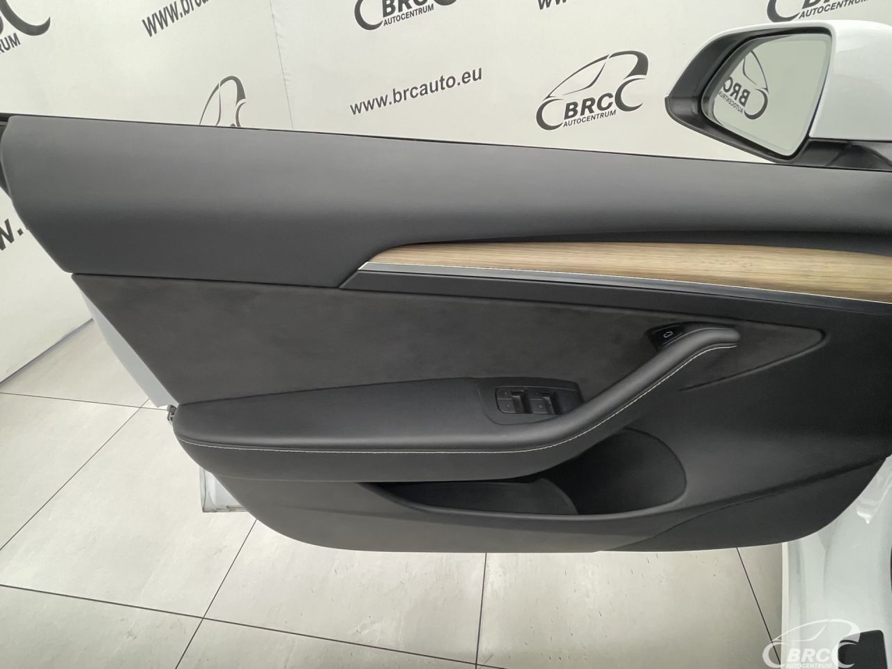 Tesla Model 3 | 16