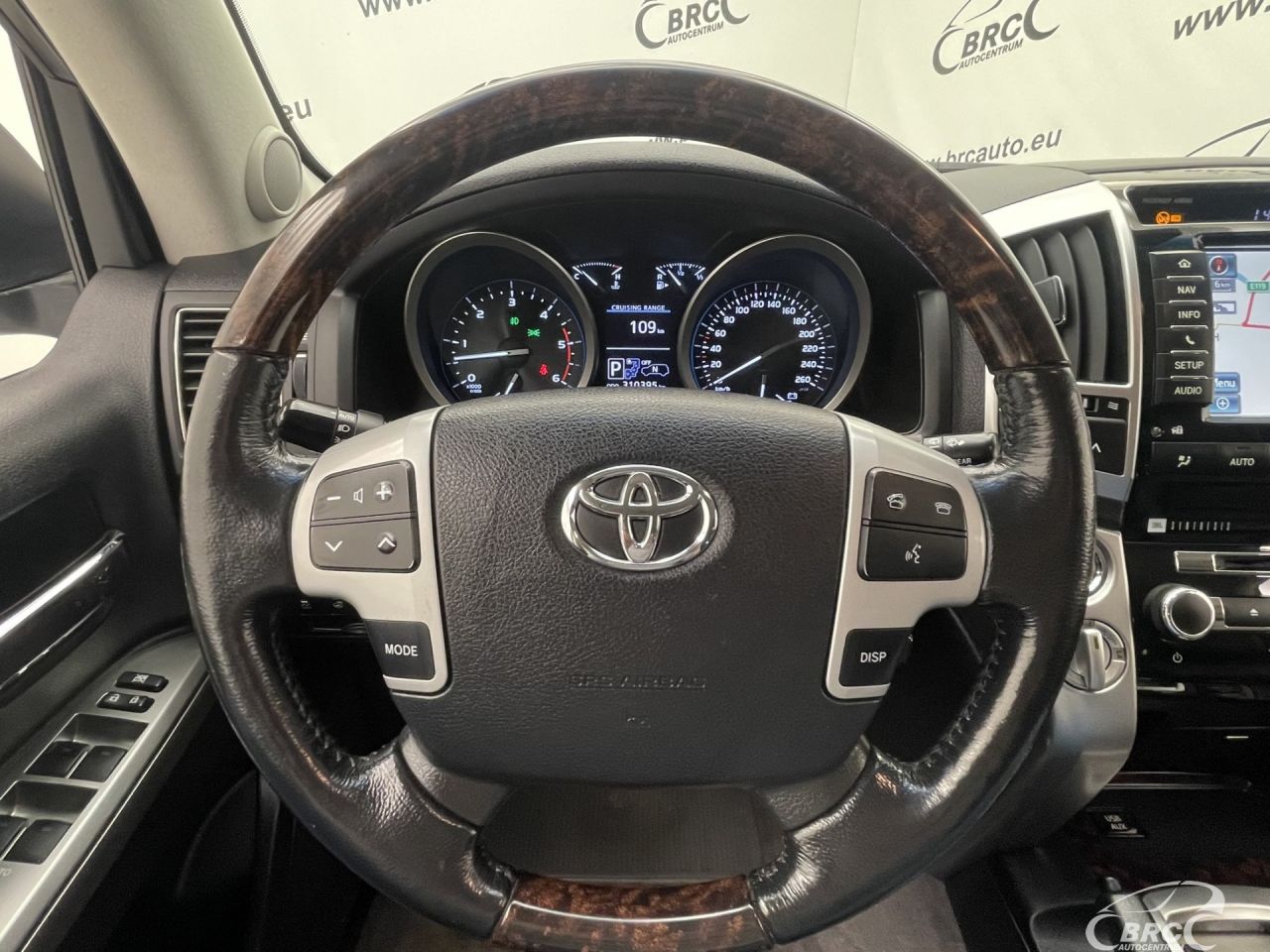 Toyota Land Cruiser | 30