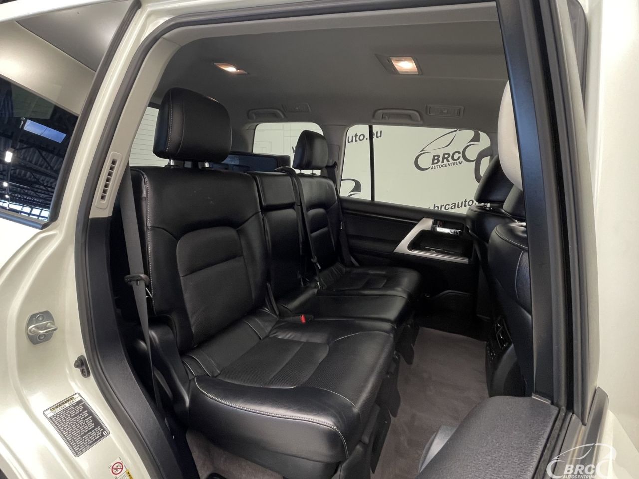 Toyota Land Cruiser | 11