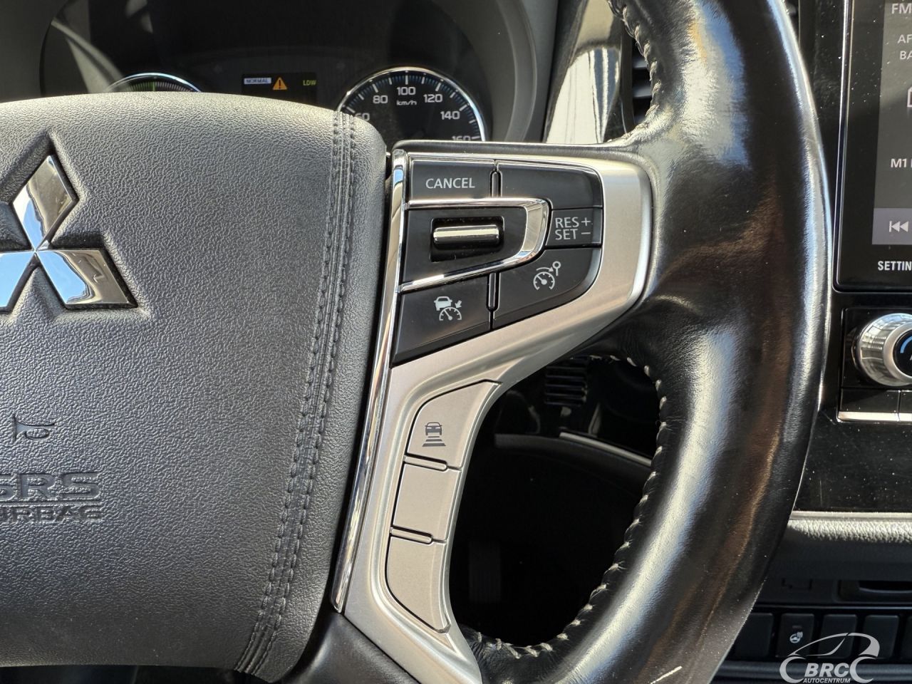 Mitsubishi Outlander | 24