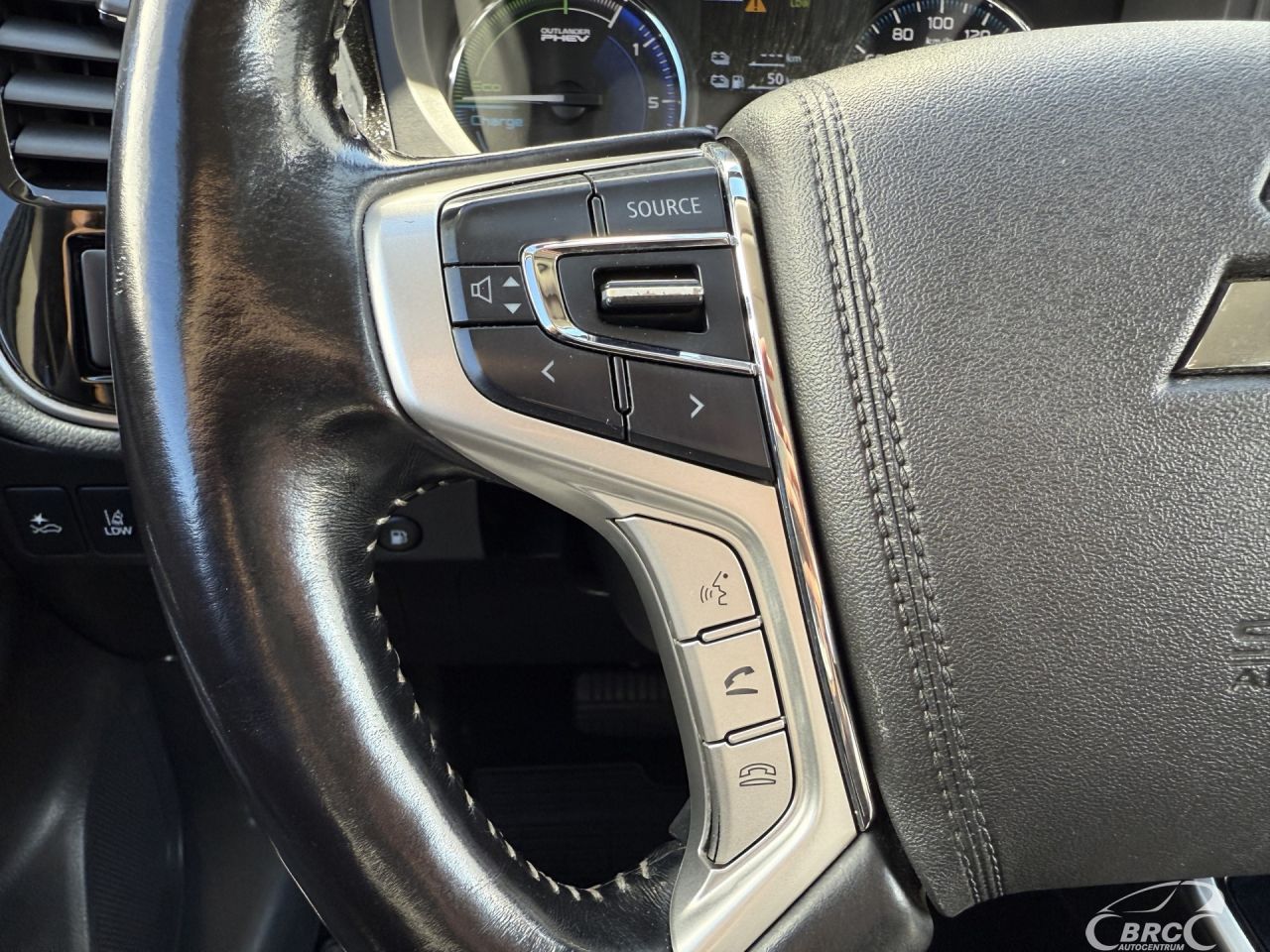 Mitsubishi Outlander | 25