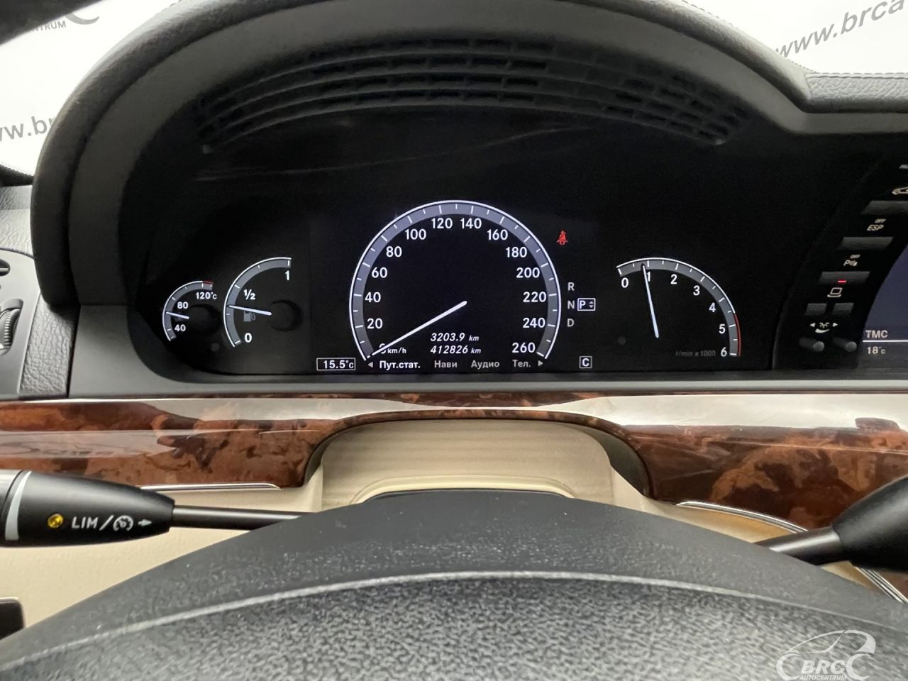 Mercedes-Benz S320 | 30