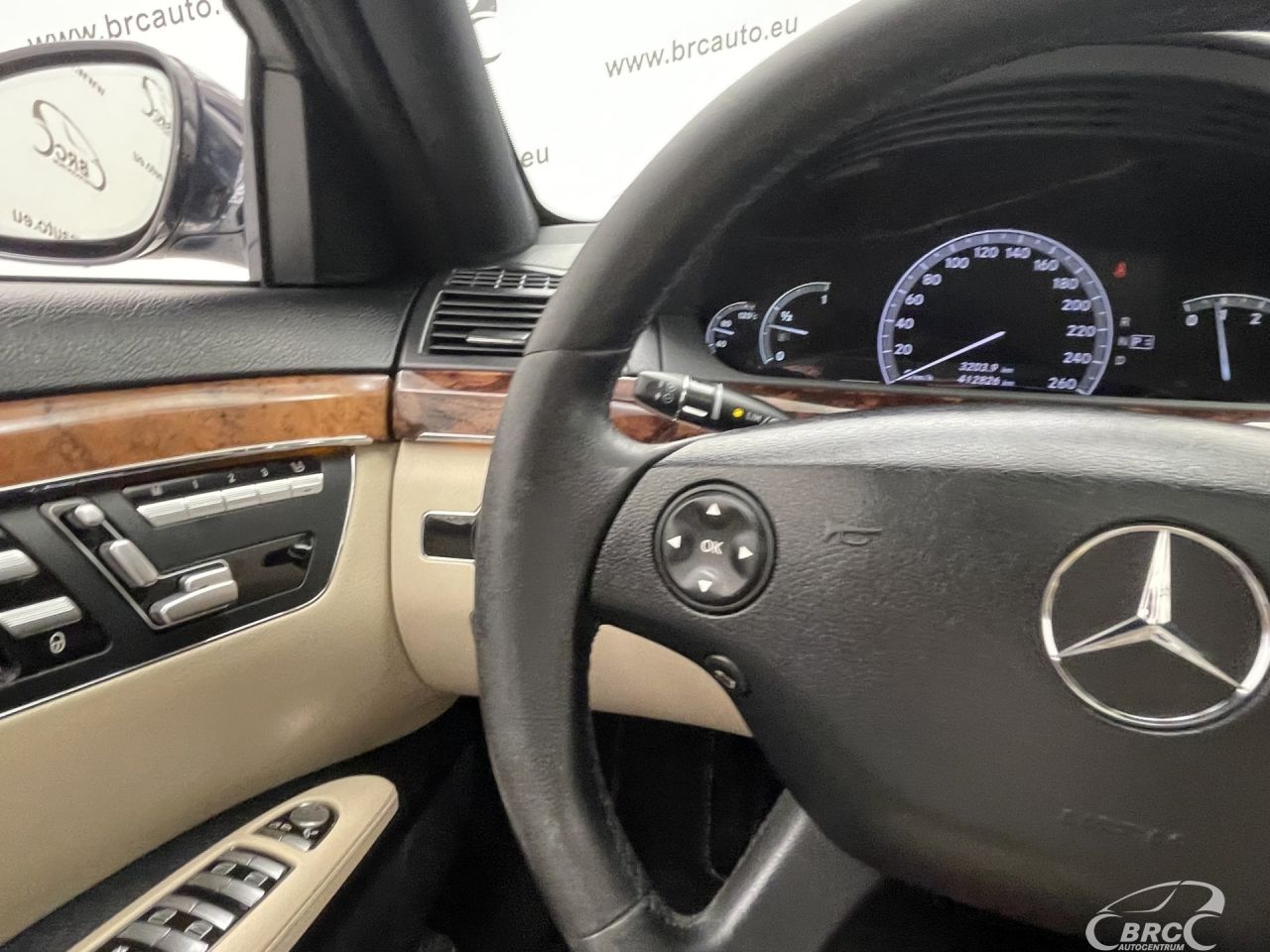 Mercedes-Benz S320 | 29