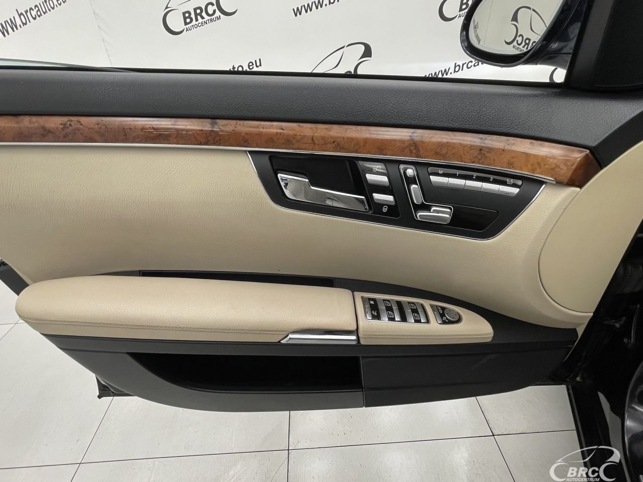 Mercedes-Benz S320 | 19