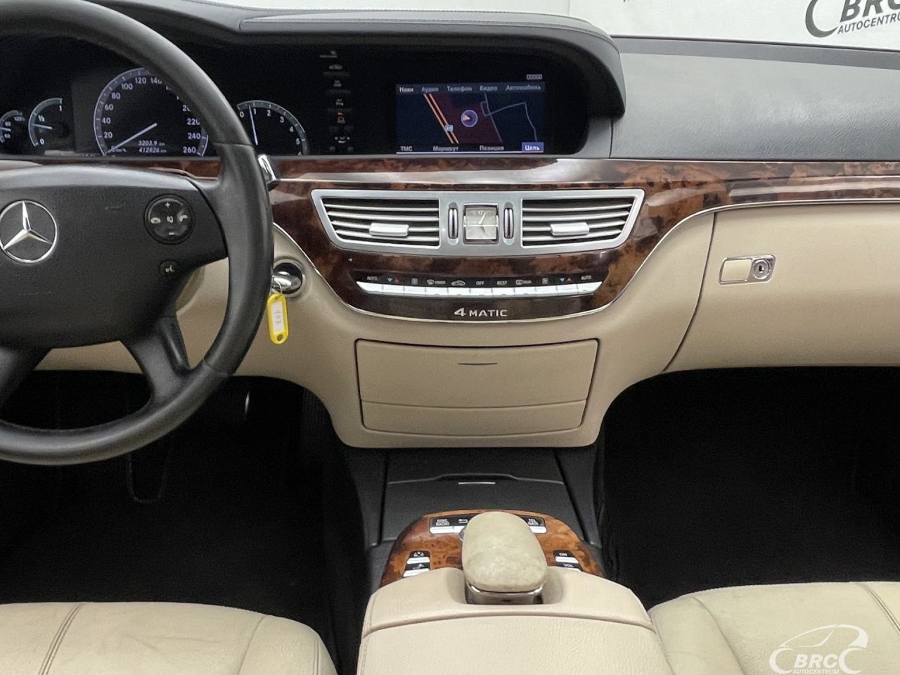 Mercedes-Benz S320 | 14