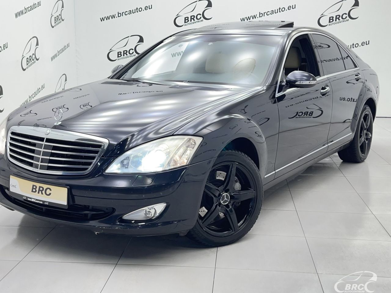 Mercedes-Benz S320 | 37