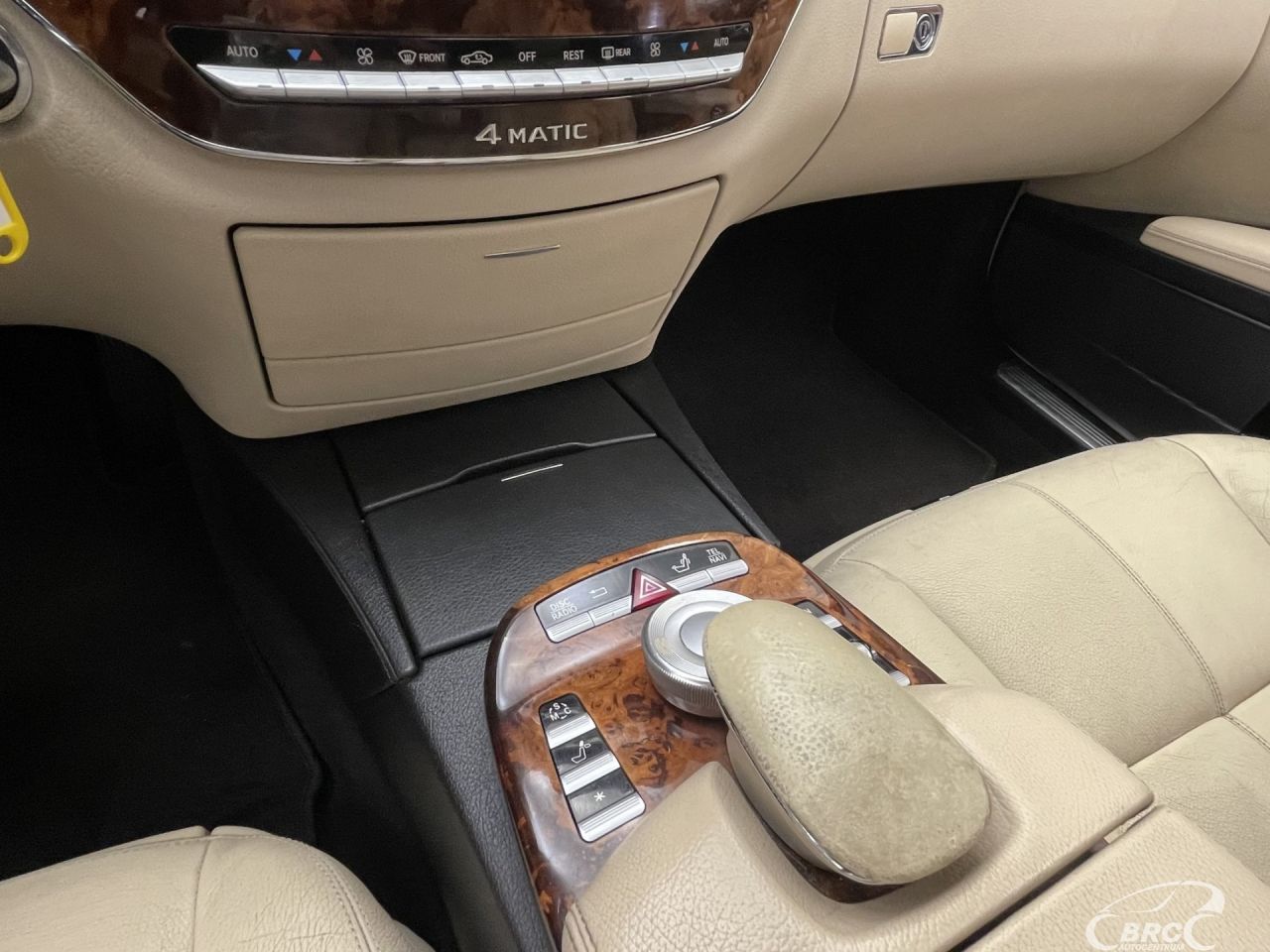 Mercedes-Benz S320 | 25