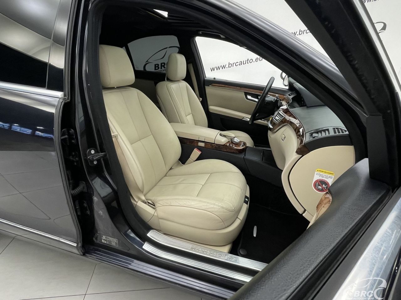 Mercedes-Benz S320 | 6