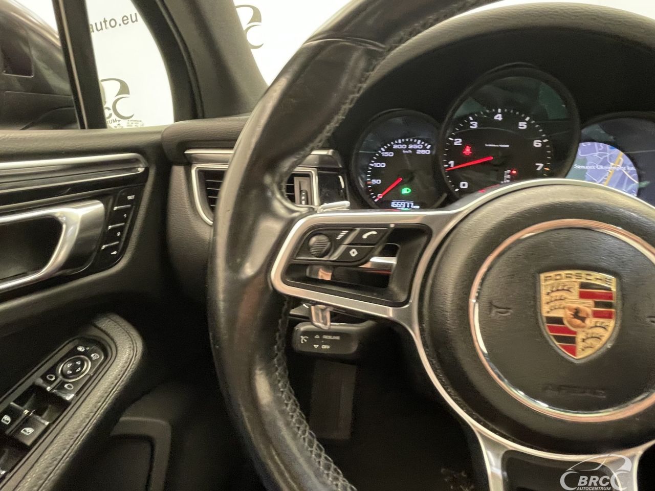 Porsche Macan | 32