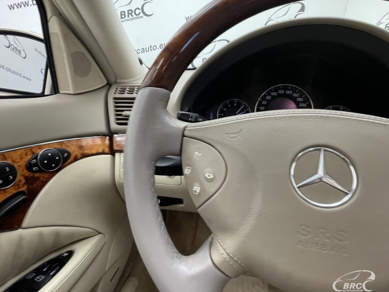 Mercedes-Benz E500 | 40