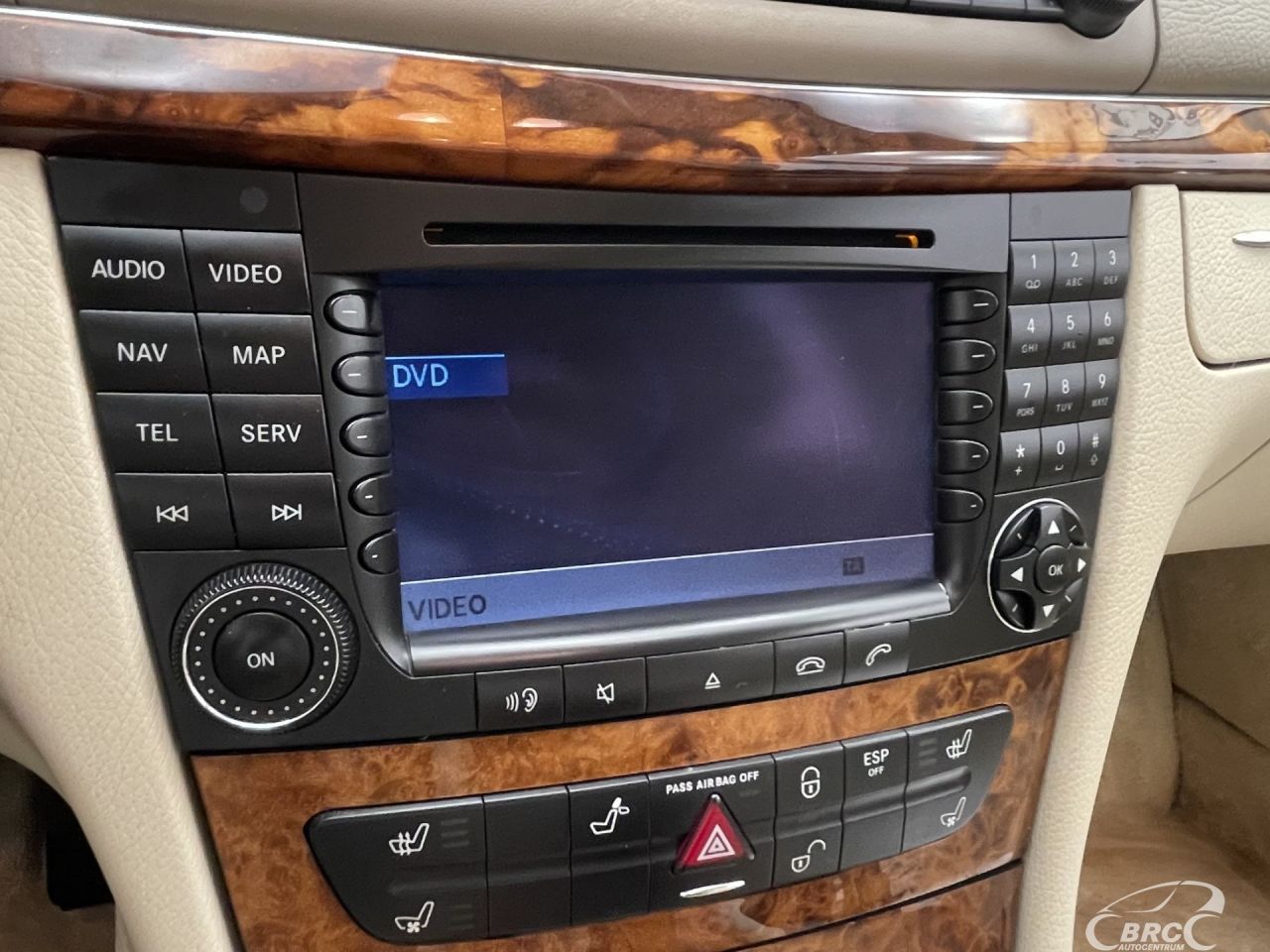 Mercedes-Benz E500 | 44