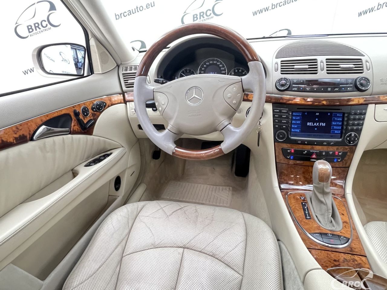 Mercedes-Benz E500 | 14