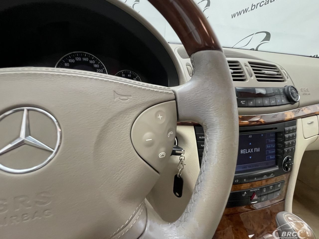 Mercedes-Benz E500 | 39