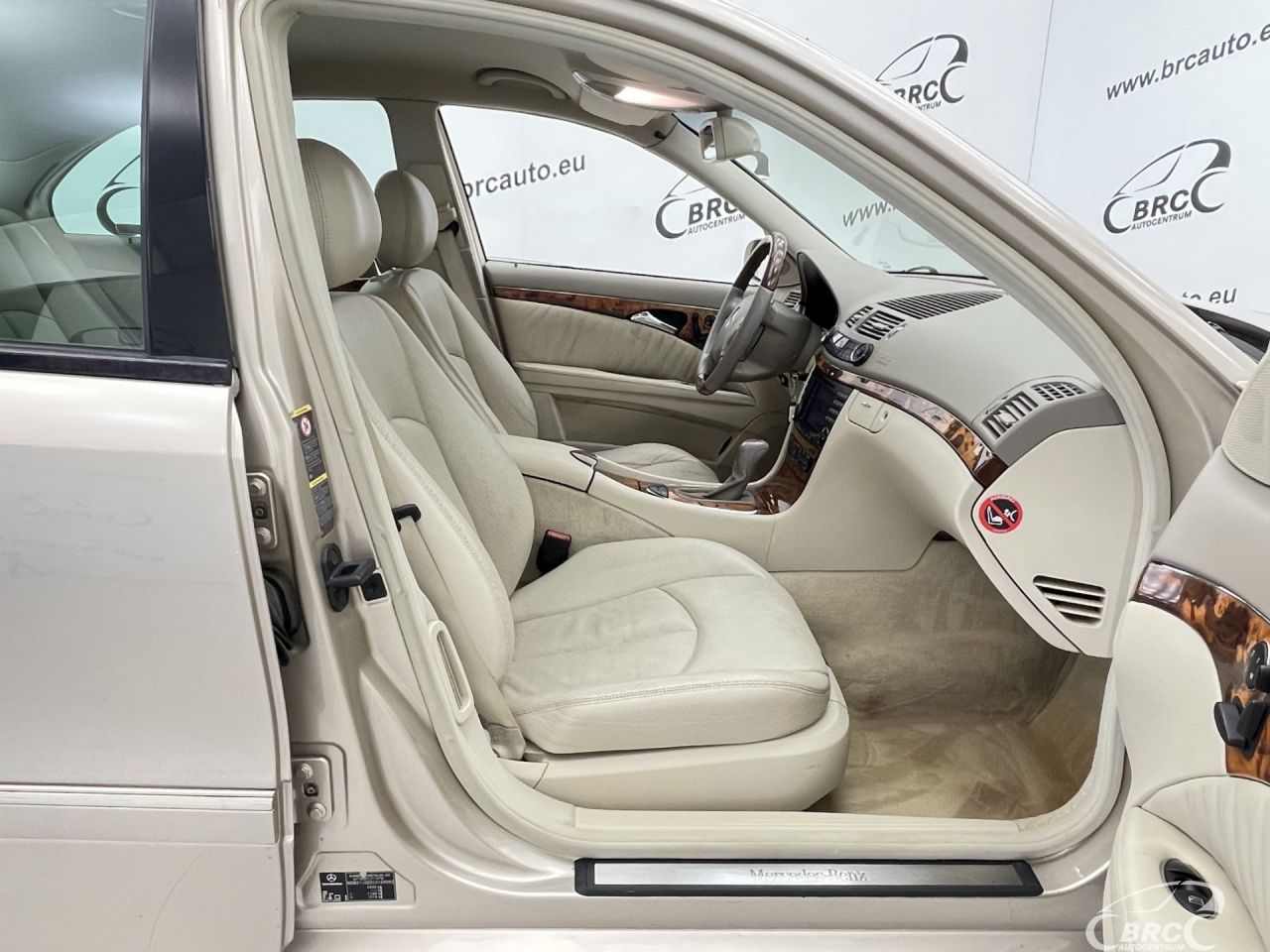 Mercedes-Benz E500 | 3