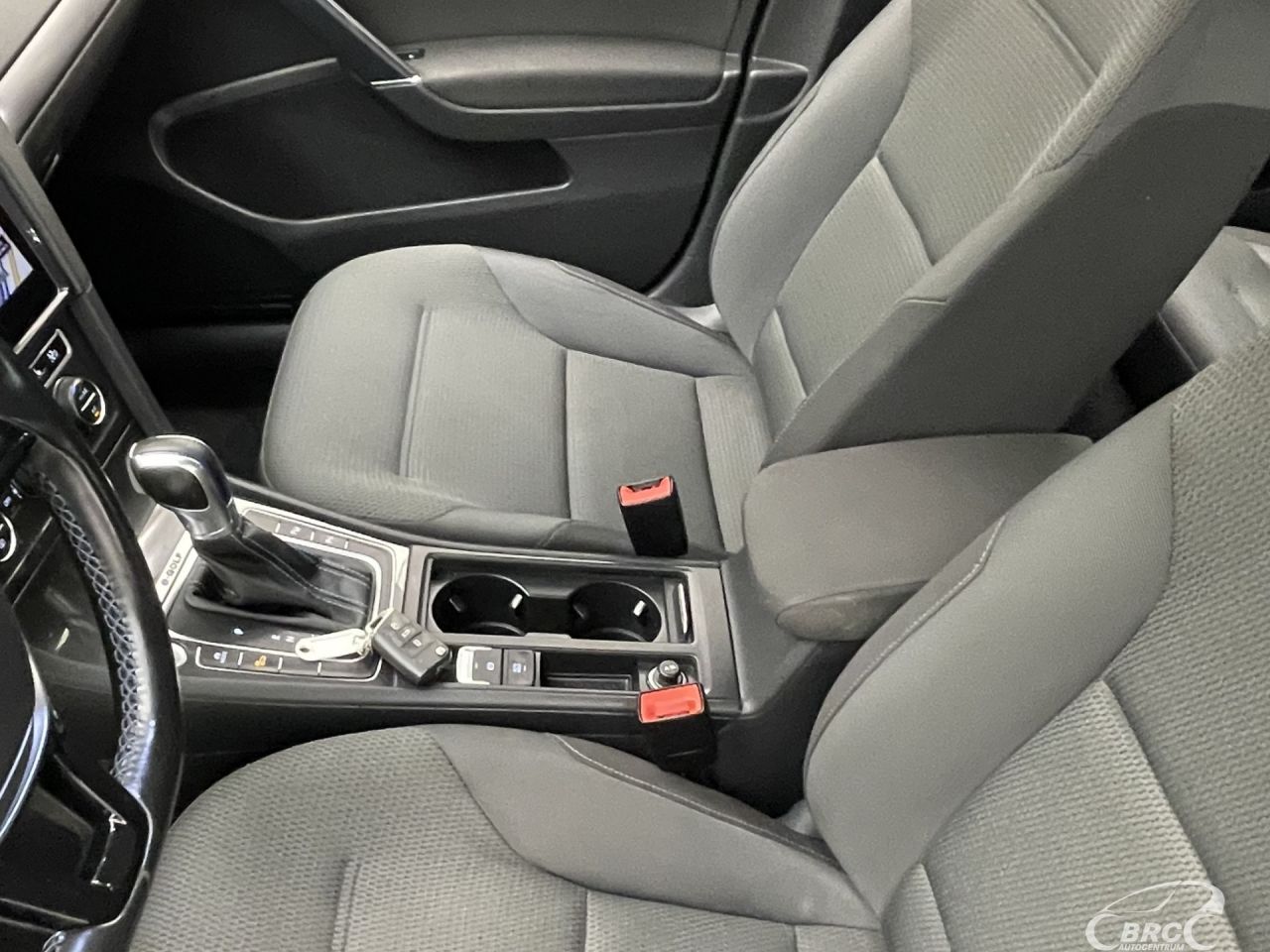 Volkswagen Golf | 24