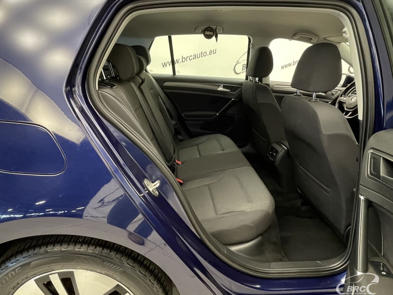 Volkswagen Golf | 10