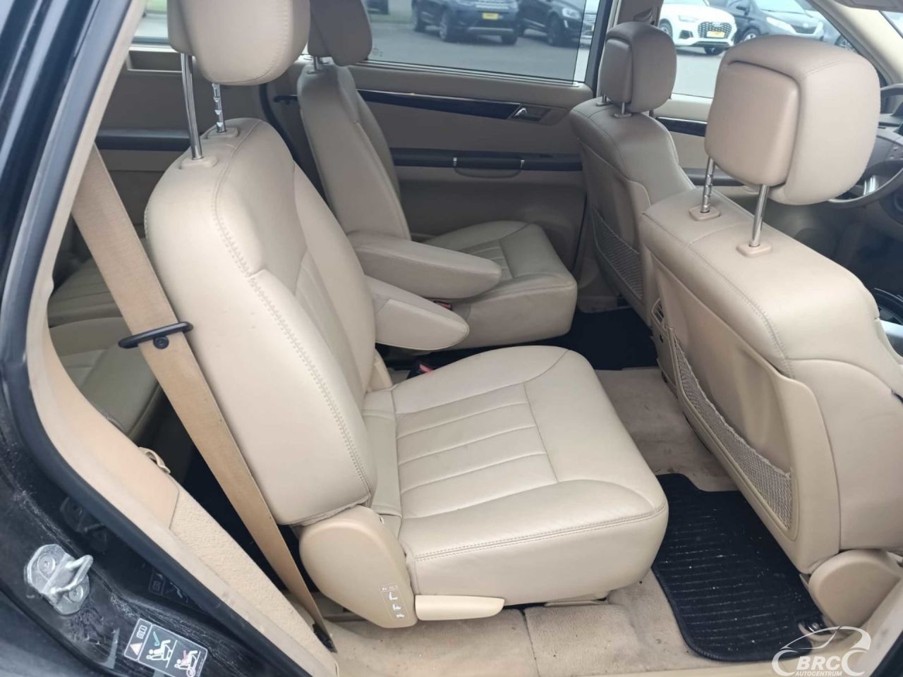 Mercedes-Benz R320 | 17