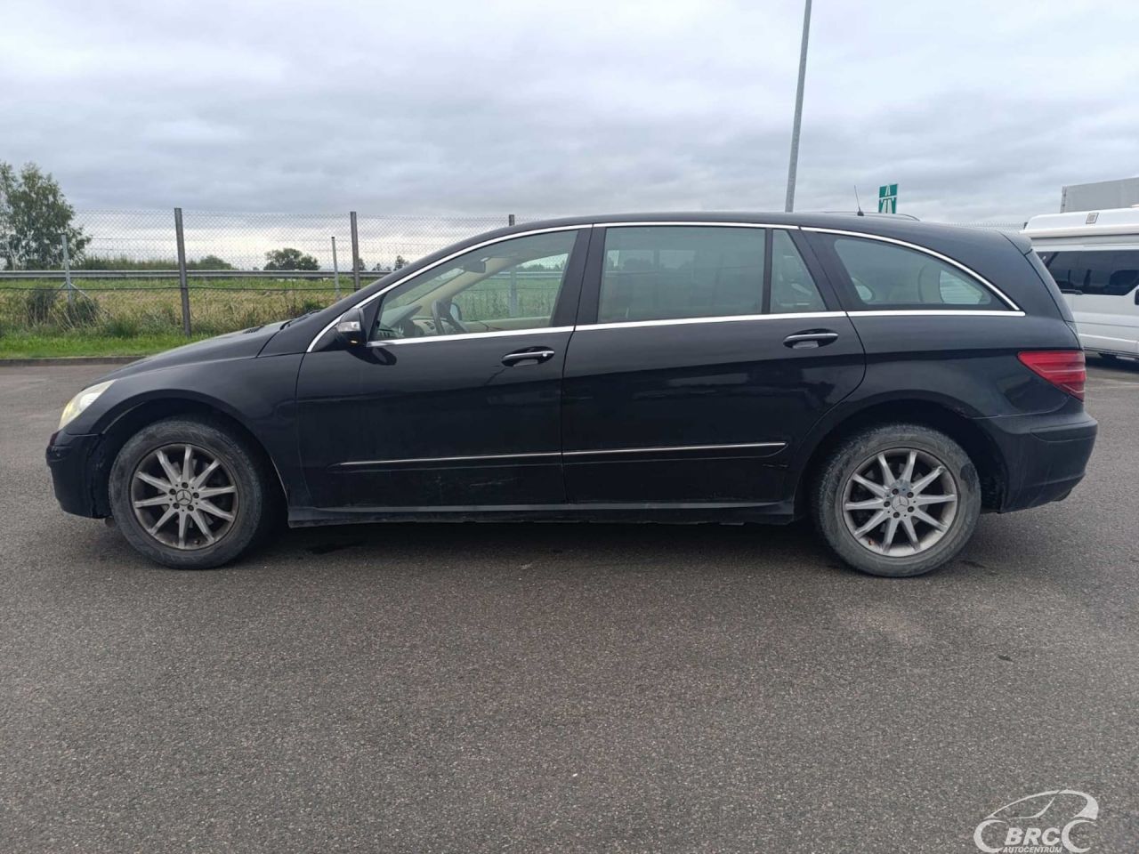 Mercedes-Benz R320 | 1