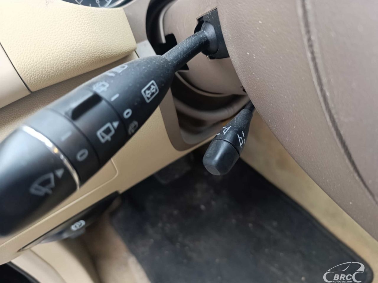 Mercedes-Benz R320 | 12