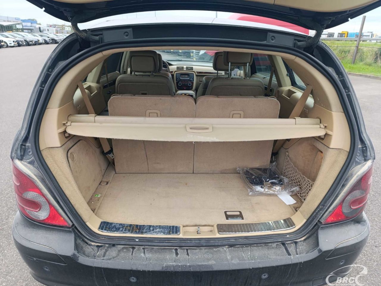 Mercedes-Benz R320 | 16