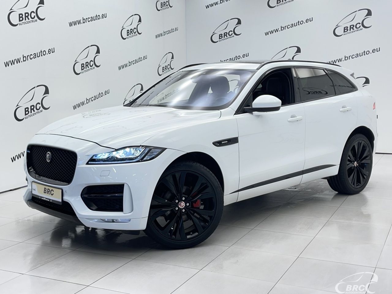 Jaguar F-Pace, Внедорожник
