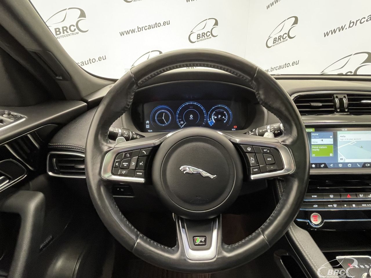 Jaguar F-Pace | 32