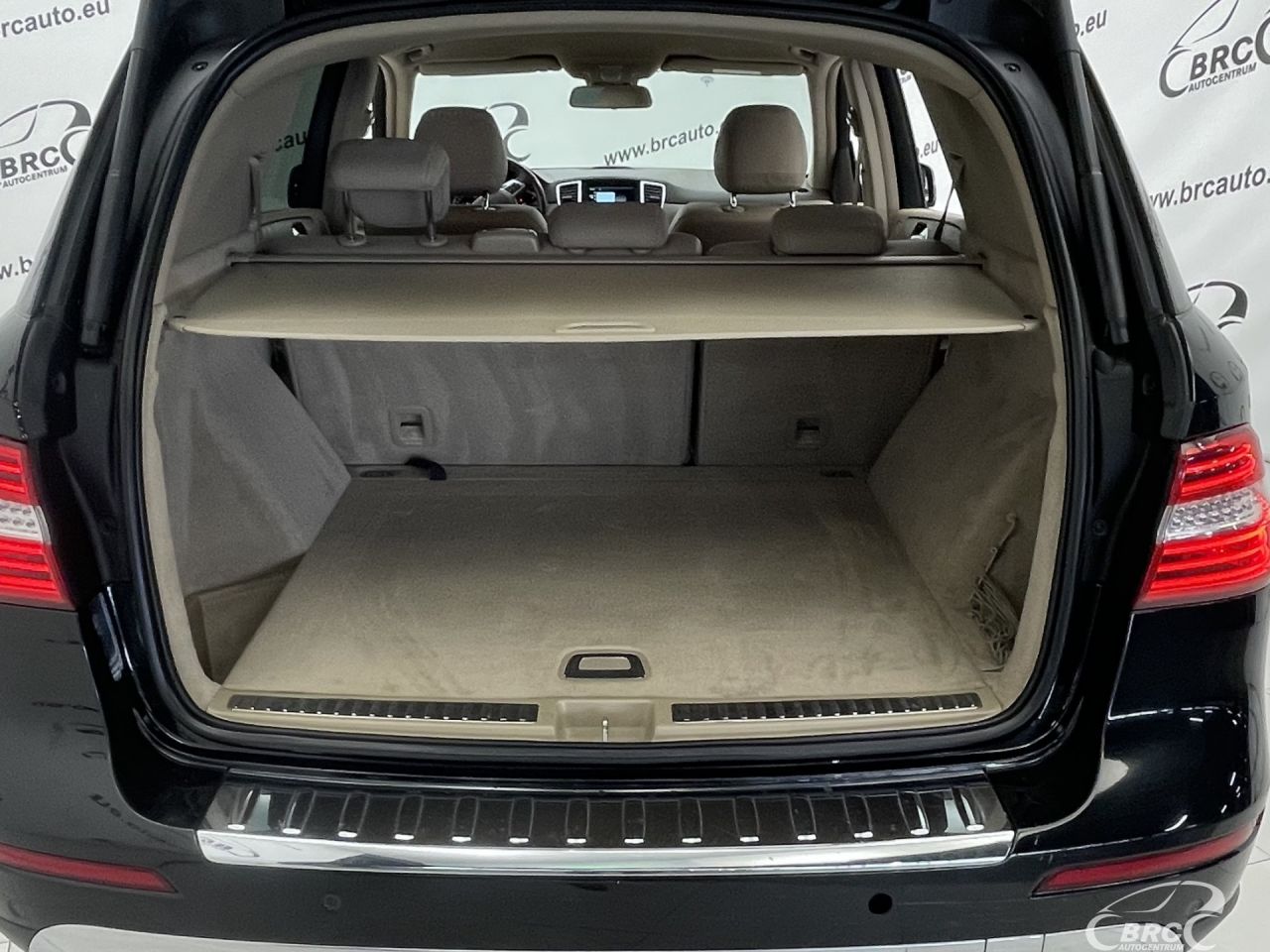 Mercedes-Benz ML350 | 39