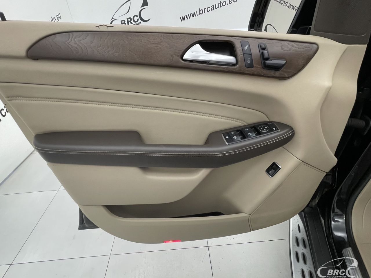 Mercedes-Benz ML350 | 19