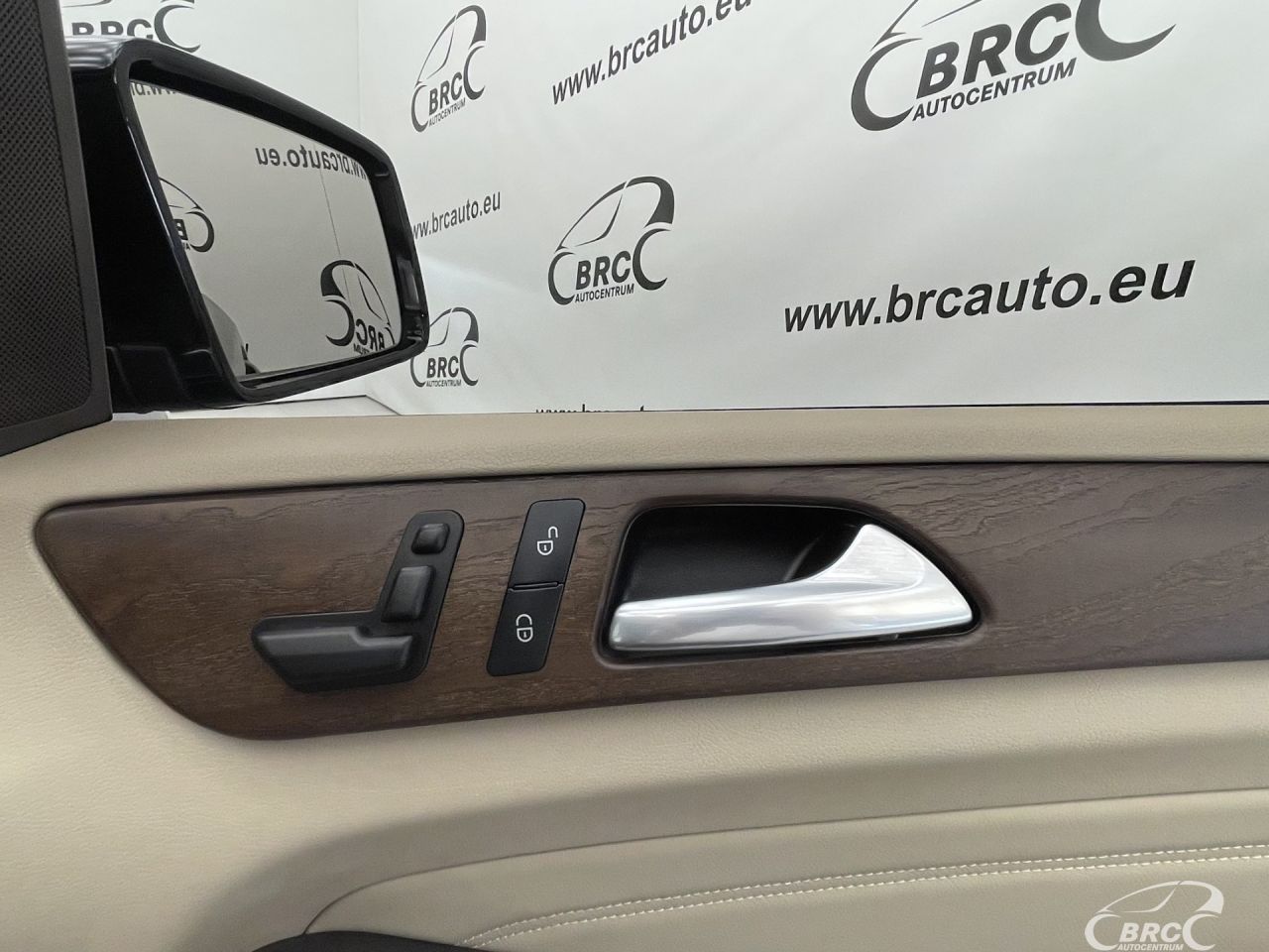 Mercedes-Benz ML350 | 8