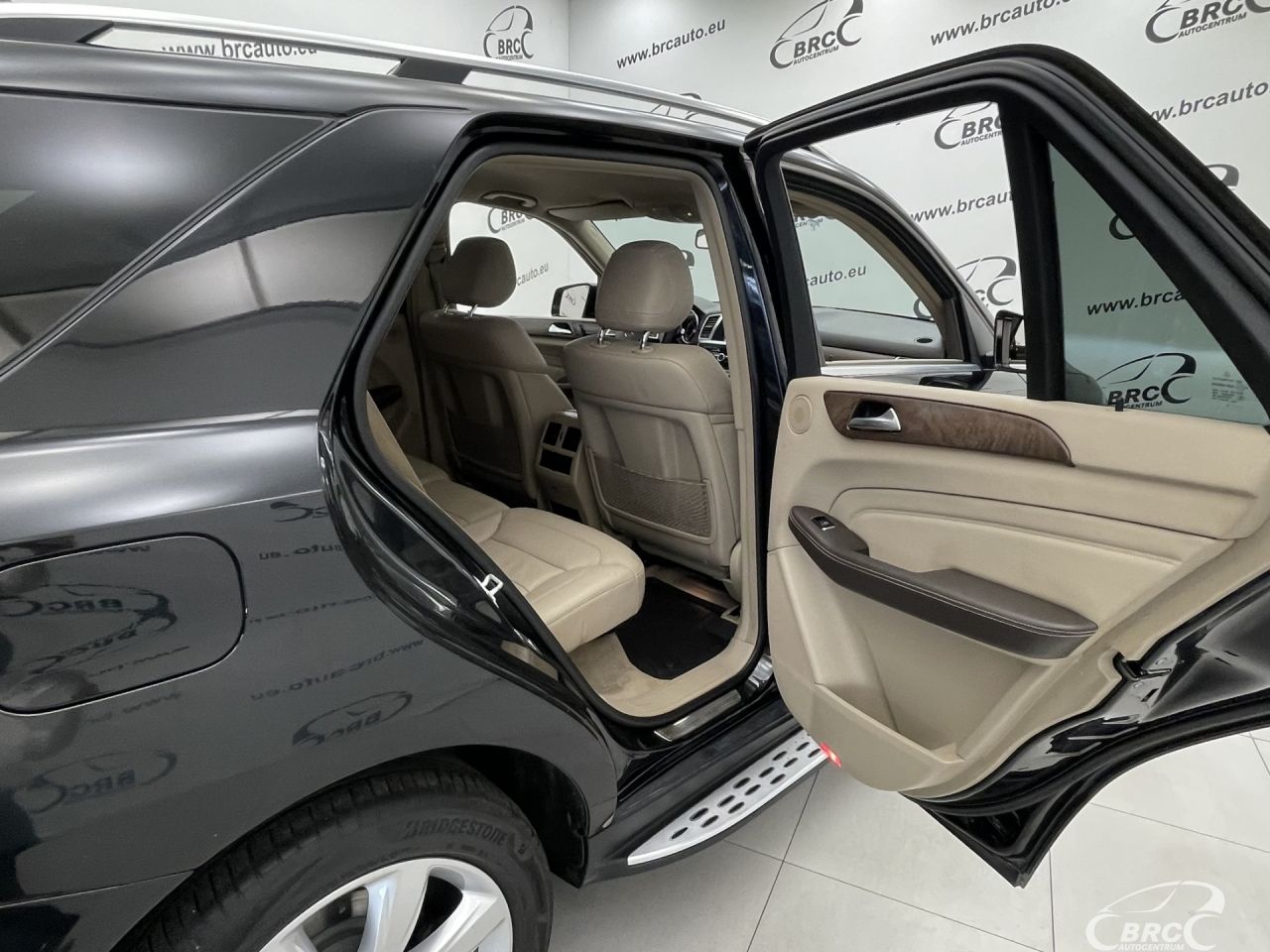 Mercedes-Benz ML350 | 12